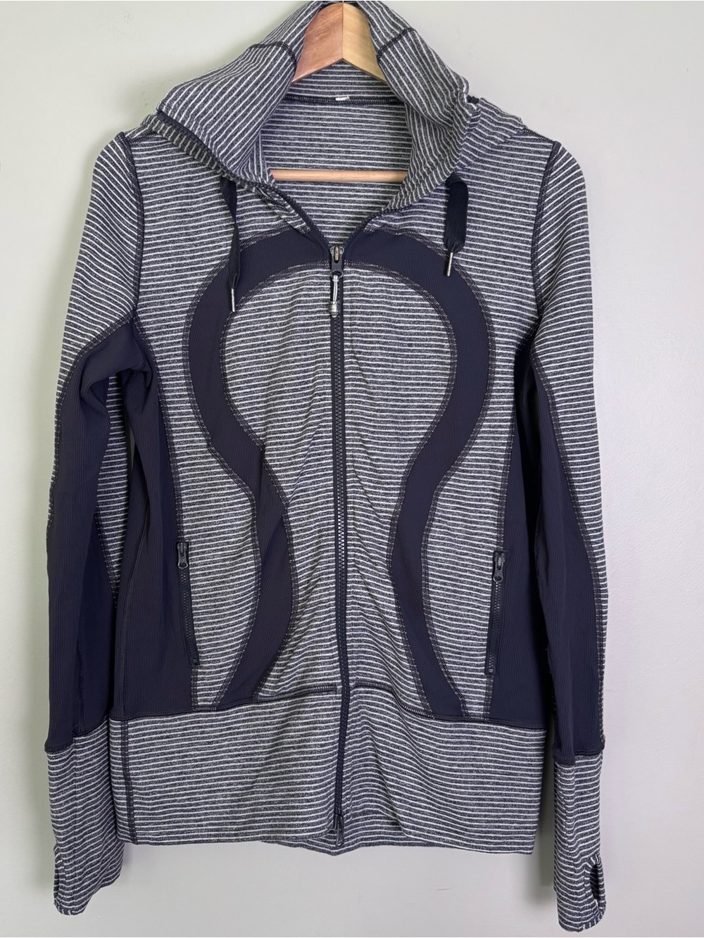 Lululemon Full Zip Striped Gray Hoodie Stride Jacket-Women's Size 8-Running/Gym